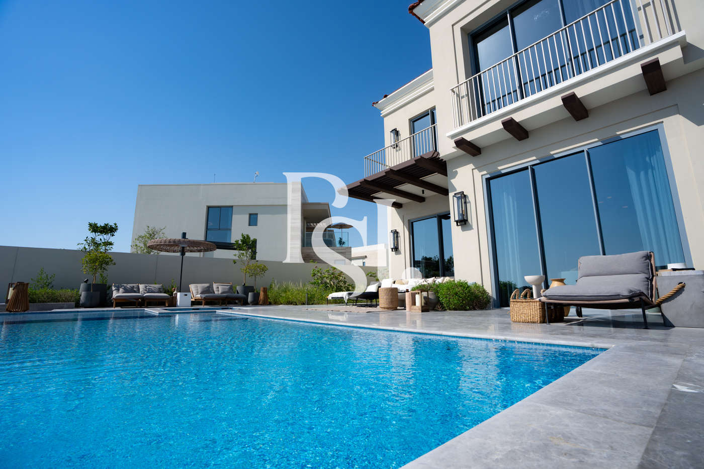 6 Bedroom Villa for Sale in Ramhan Island - property for sale